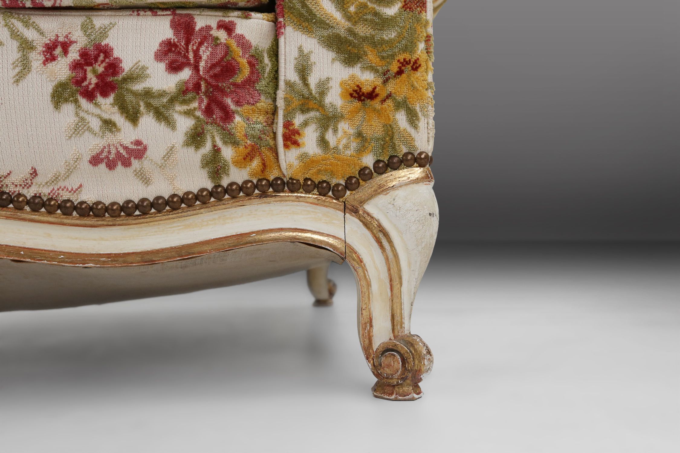 French set of Lounge Chairs in Floral Upholsterythumbnail